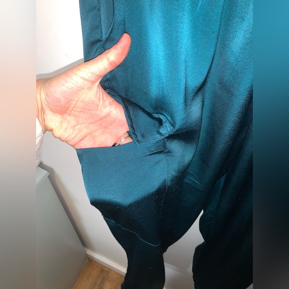 Le Chateau emerald green satin cargo joggers